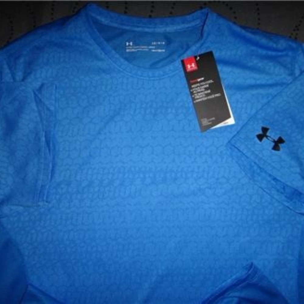 UNDER ARMOUR FITTED SHIRT SIZE XL OR L MEN NWT $29.99